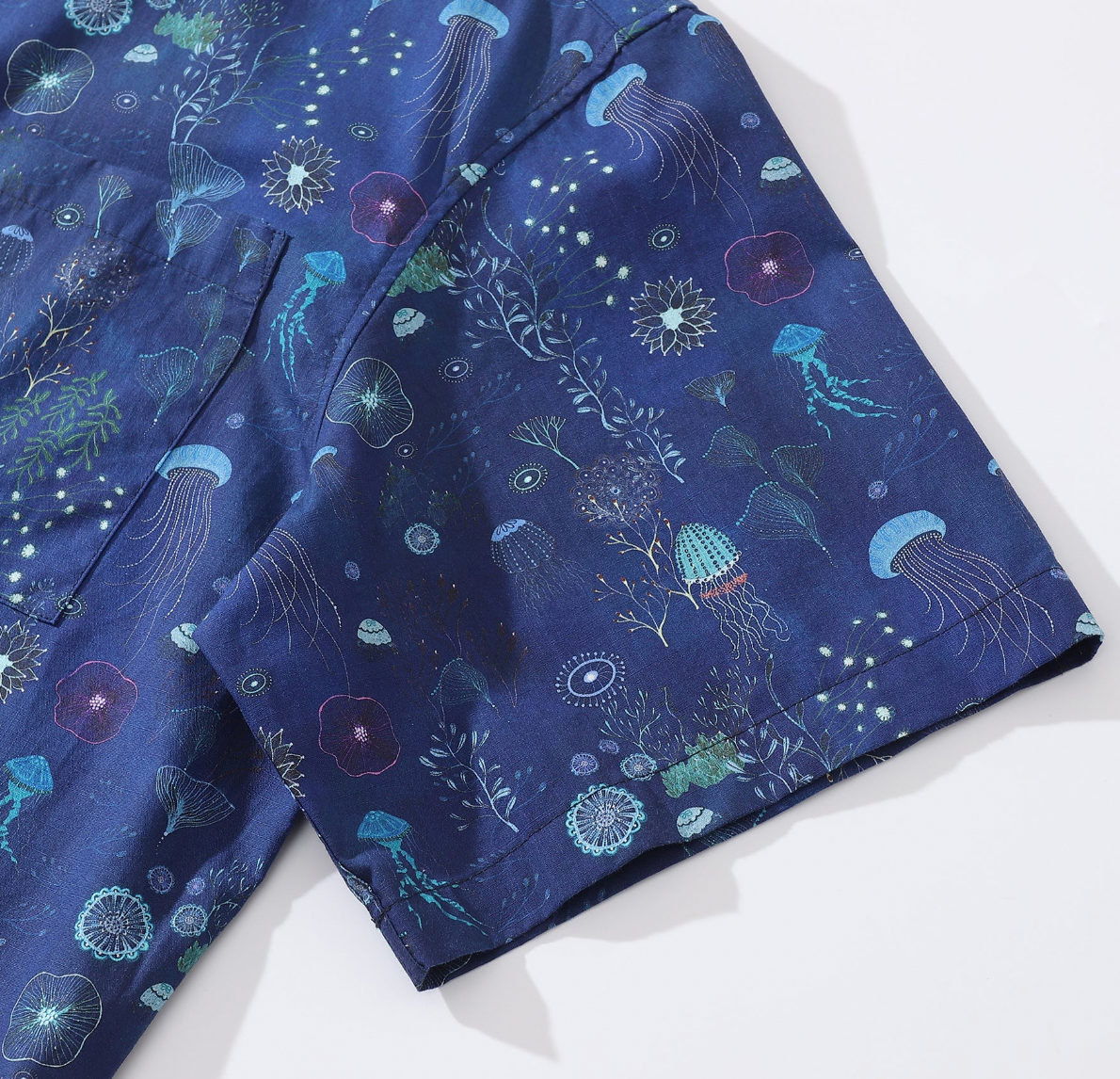 * MARINE DEEP BLUE JELLYFISH TEE